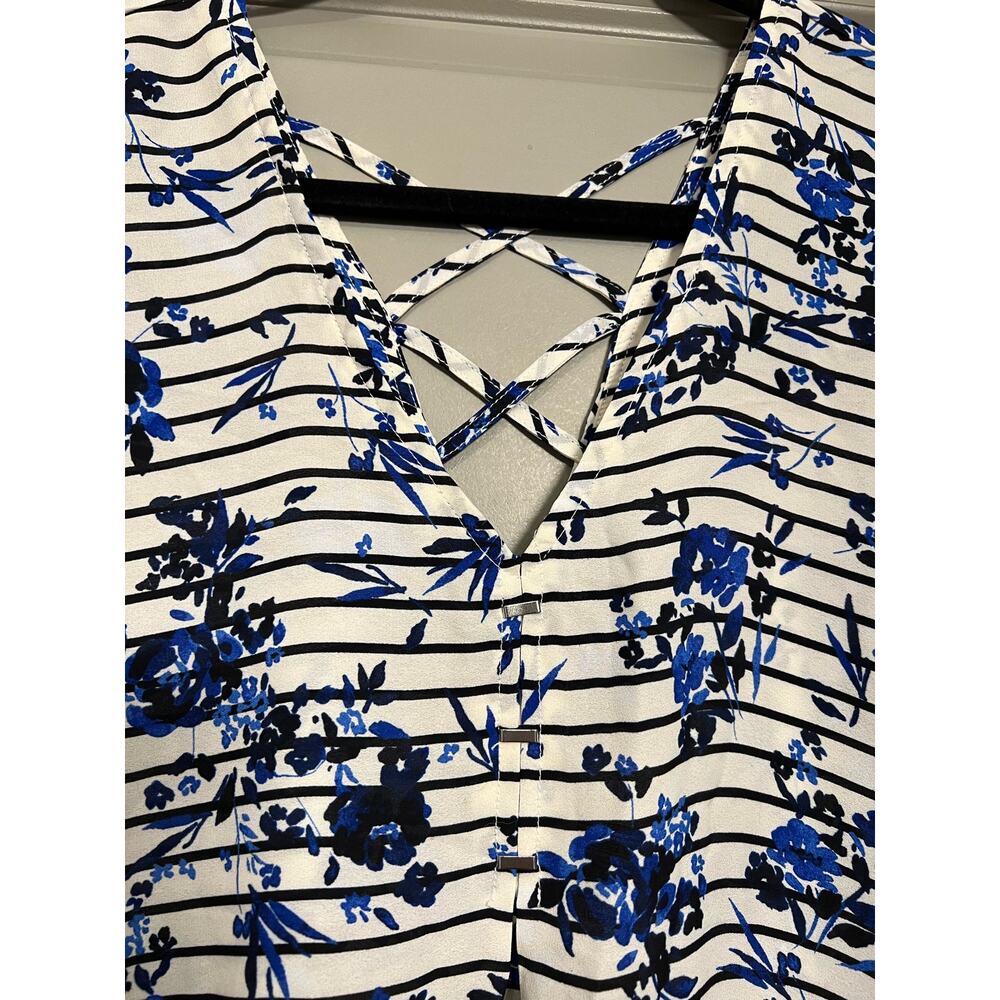 NWT Torrid Floral Striped Blouse, Size 0 - 12 Equivalent - Picture 2 of 7